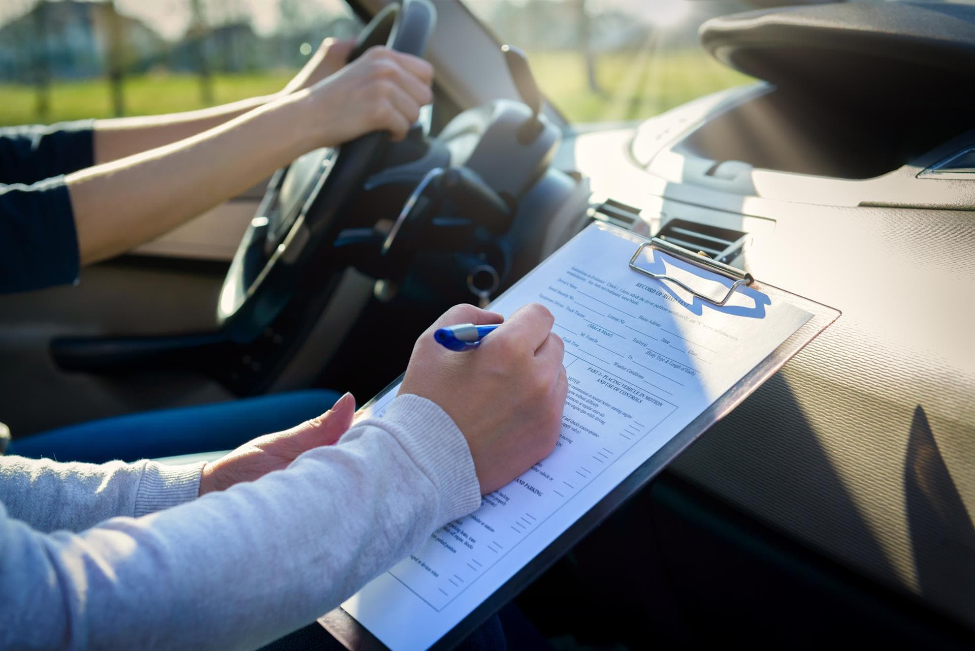 Permisos de conducir en nuestra autoescuela de Vigo