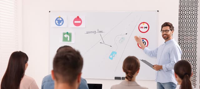 Cursos CAP y ADR en Vigo: Tu Formación Profesional de Transporte